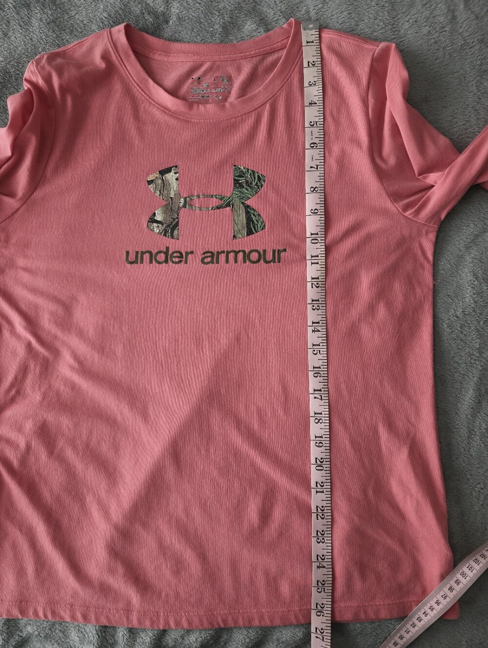 Under Armour HeatGear Pink Long Sleeve Camo Logo Shirt Women's Size XL - Picture 8 of 9